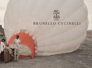 Brunello Cucinelli es un diseñador italiano de moda reconocido en todo el mundo por su estilo elegante y sofisticado, pero también por su filosofía de vida.