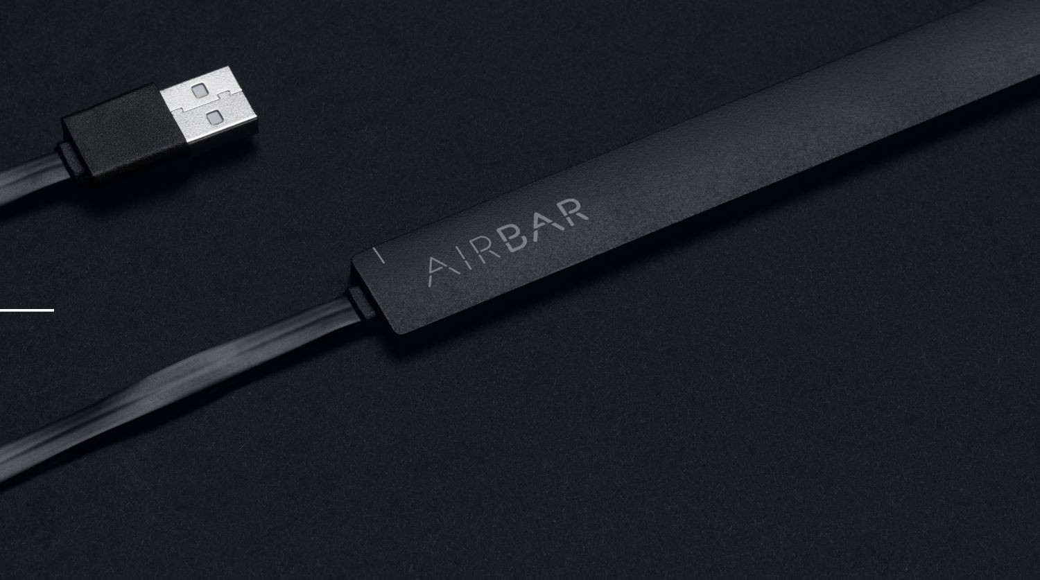 AirBar. Modelo negro con la clavija USB.