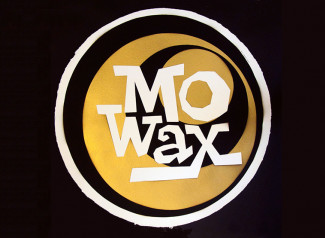 Logotipo del mítico sello discografico Mowax fundado por James Lavelle cuya historia se cuenta en el documental, El hombre de Mo'wax