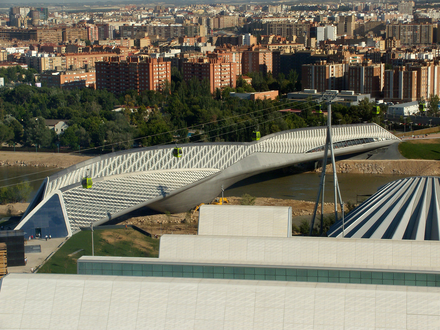 Pabellón Puente de Zaragoza, España