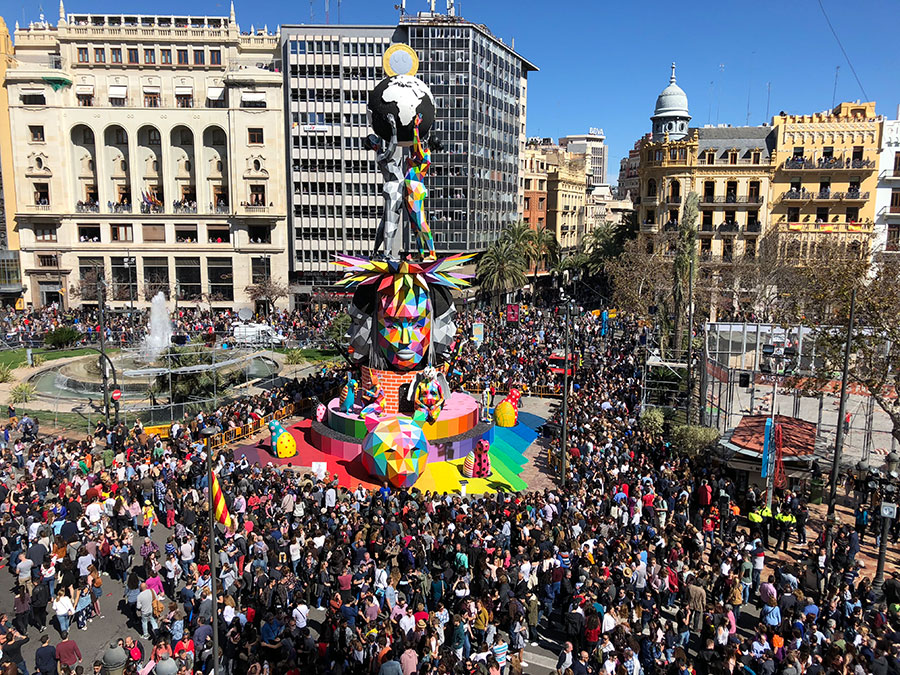 La falla que el artista Okuda San Miguel realizaó en la ciudad de Valencia en el año 2018