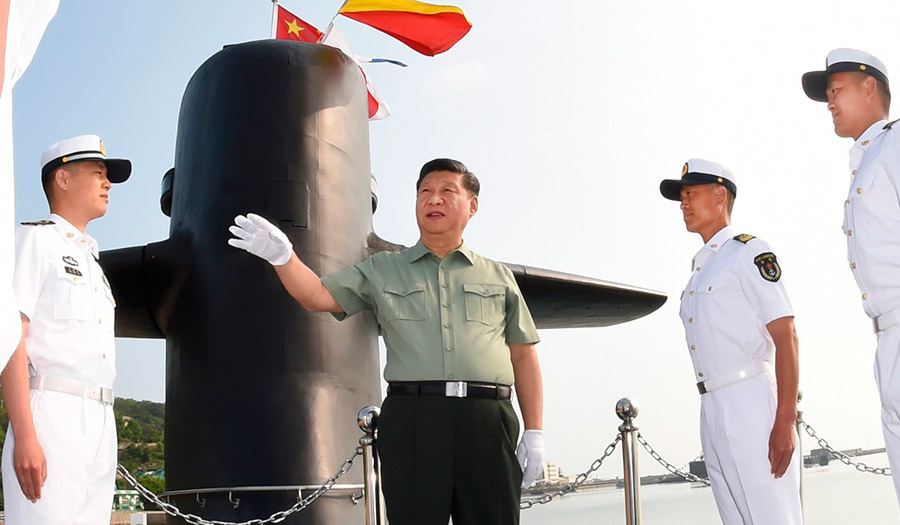 El presidente chino Xi Jinping visita instalaciones militares de la marina del ejército chino