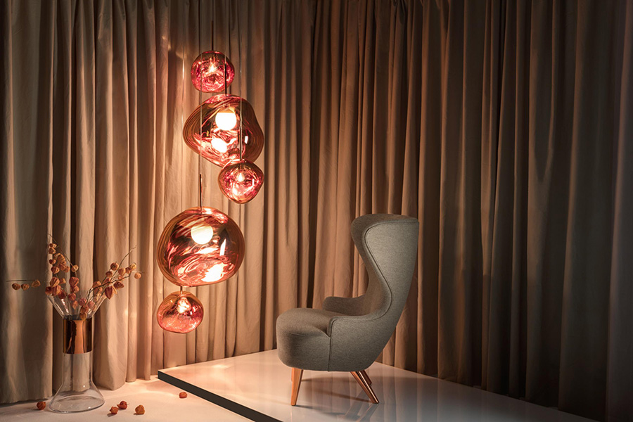 La lámpara melt ha sido disenada por Tom Dixon pensando en las formas irregulares, imperfectas y orgánicas de la naturaleza