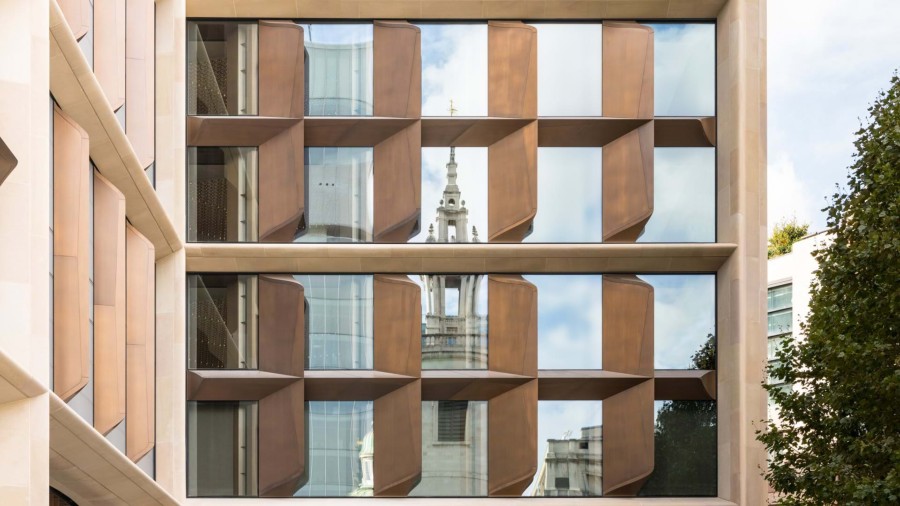 Aspecto exterior del edificio Sede europea de Bloomberg diseñada por el estudio de arquitectura Foster and Partners