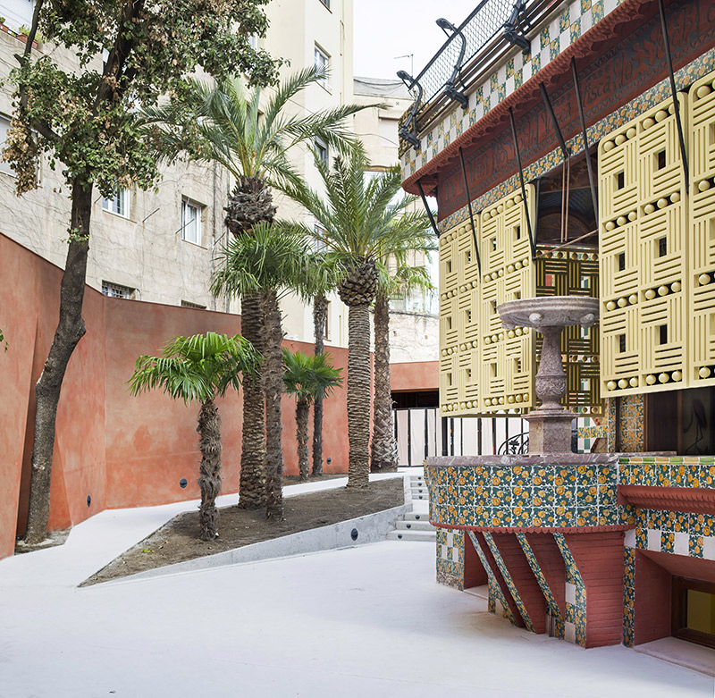 Detalle del patio de la Casa Vicens realizada por el arquitecto catalán Antonio Gaudí en Barcelona