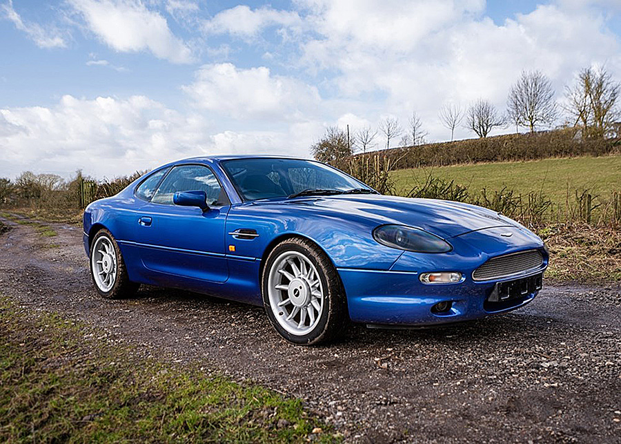 El coche Aston Martin DB7 de 1995