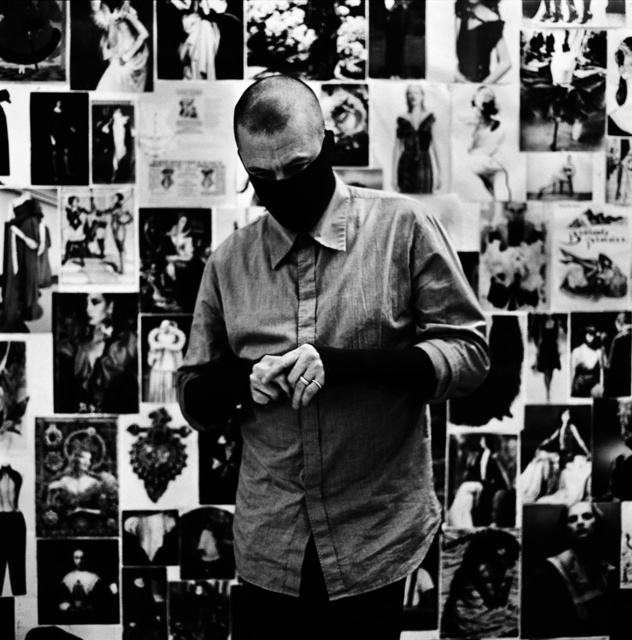 Alexander McQueen fotografiado por Anton Corbijn en 2007