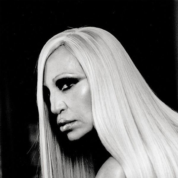 Fotografía de Donatella Versace de Anton Corbijn