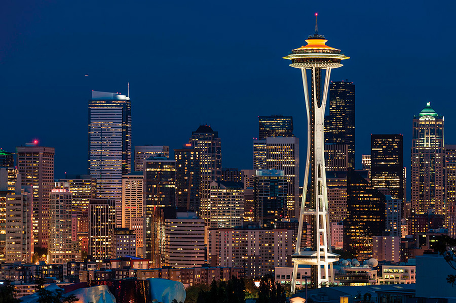 El edificio torre The Space Needle de Seatle es un excelente exponente de la arquitectura de estilo futurista llamada Googie