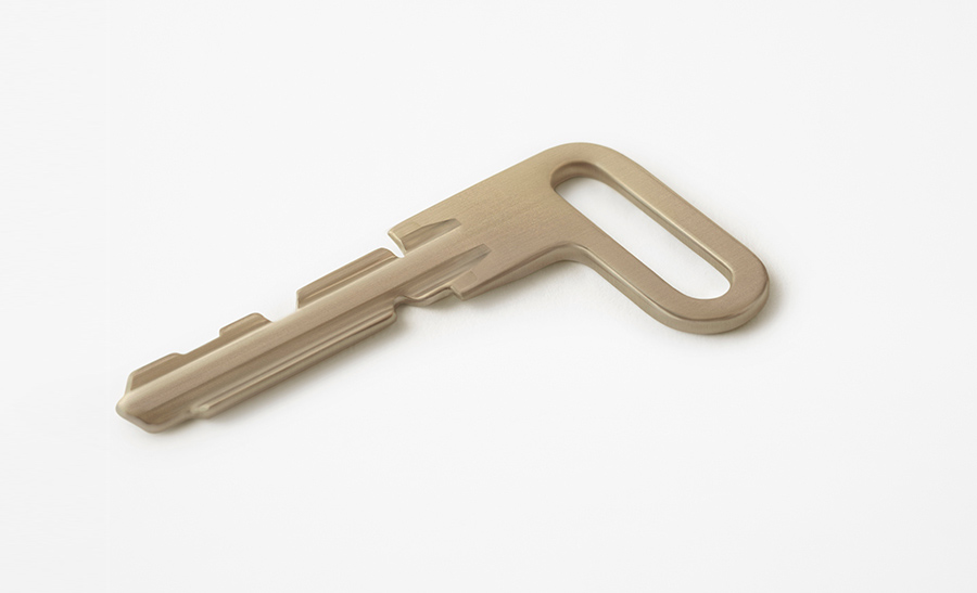L-door, es un diseño de llave de puerta del estudio de diseño Nendo de Oki Sato