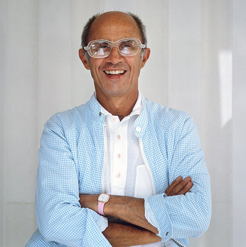El diseñador francés André Courrèges