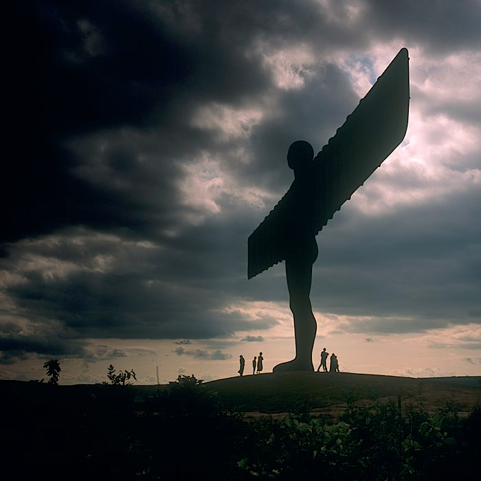 Angel of the North, escultura gigante del escultor inglés Antony Gormley, vista 1