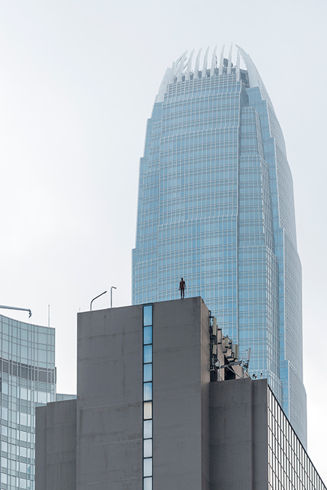 Instalación de Antony Gormley Event Horizon en Hong Kong, vista 6